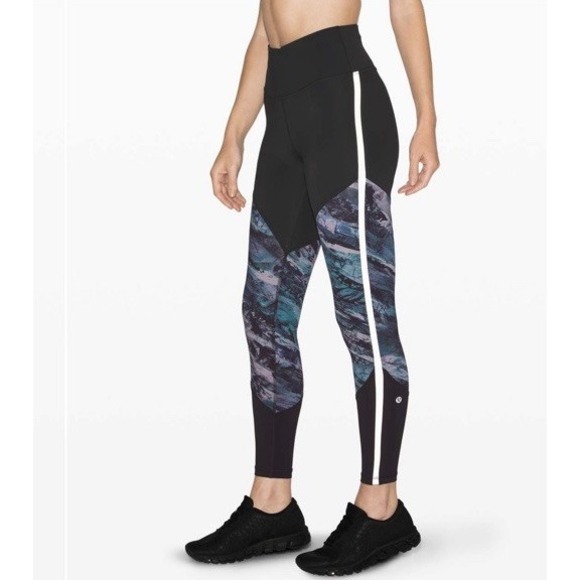 Lululemon Run to Reset Tight 25" Size 10 Black / Frozen Island‎ Multi - Picture 1 of 16